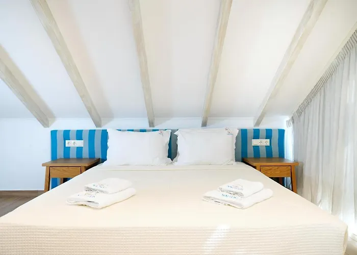 Nautilus Iii Aparthotel 3*