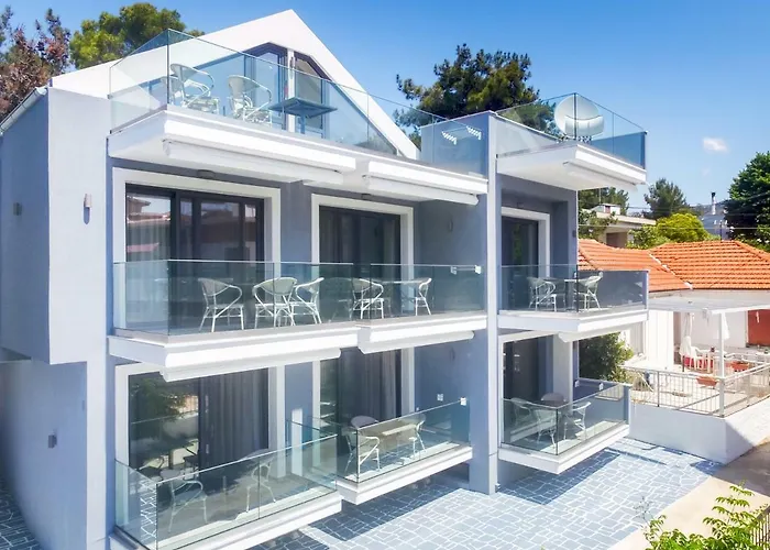 Nautilus Iii Aparthotel