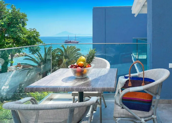 Nautilus Iii Aparthotel
