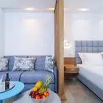 Apartahotel Nautilus Iii