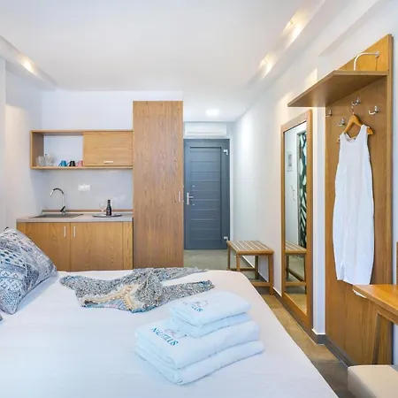 Nautilus Iii Apartahotel 3*