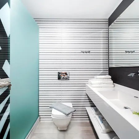 Nautilus Iii Aparthotel *